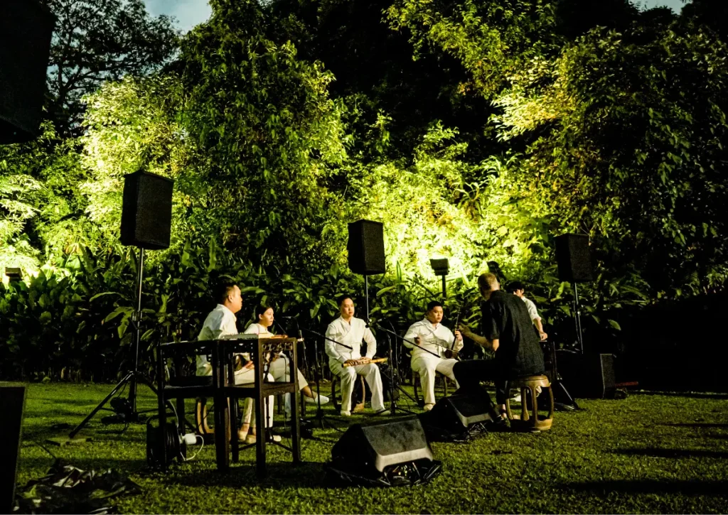 Artists from Tempo Reale (Italy) and Siong Leng Musical Association (Singapore) during the concert at Temenggong, Singapore. © Temenggong Artists-In-Residence