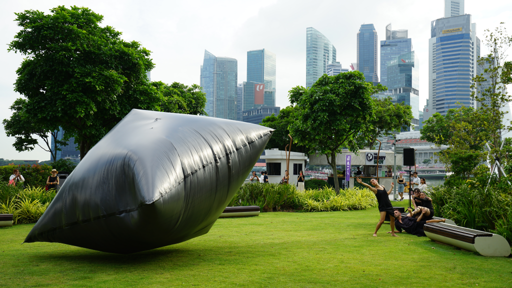 The site-specific contemporary dance performance, WRECK, at the Singtel Waterfront Theatre Lawn of the Esplanade © Asia-Europe Foundation