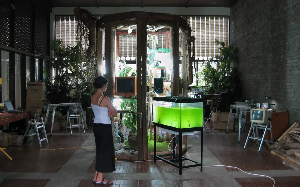 Biomodd [LBA2], first exhibition, Philippines, 2009 © Angelo Vermeulen