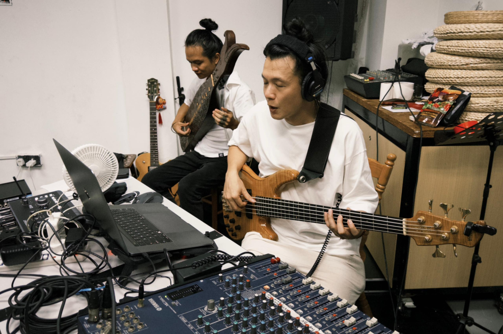 Kent creating and recording a new soundtrack for Pyo Chit Lin © Carl Lim