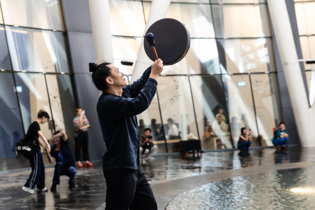 Kent has been collaborating with the Singaporean contemporary dance company T.H.E Dance Company since 2018. © Bernie Ng