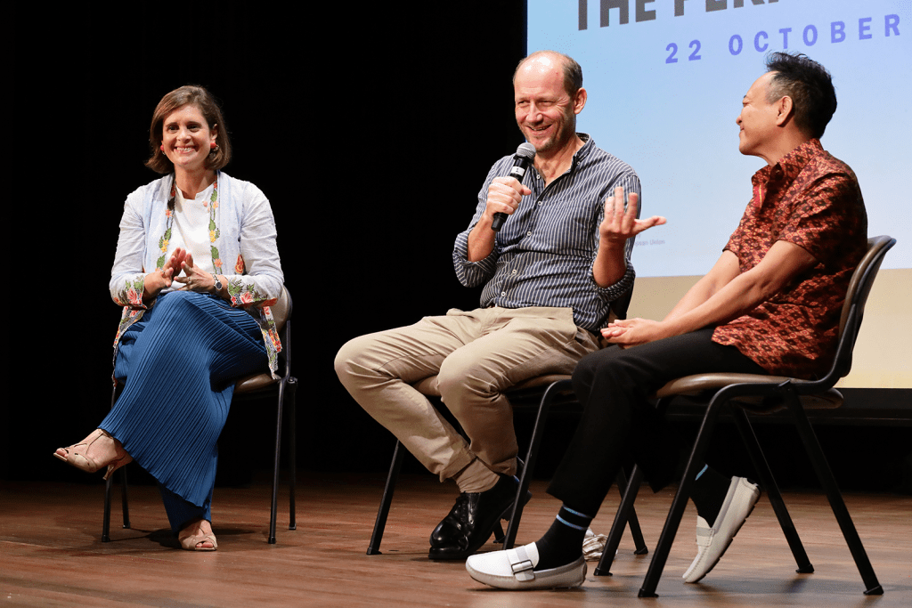 Post-screening conversation with Xavier de Lauzanne, filmmaker of The Perfect Motion and HRH Price Tesso Sisowath, Director of the Princess Buppha Devi Dance School © Asia-Europe Foundation