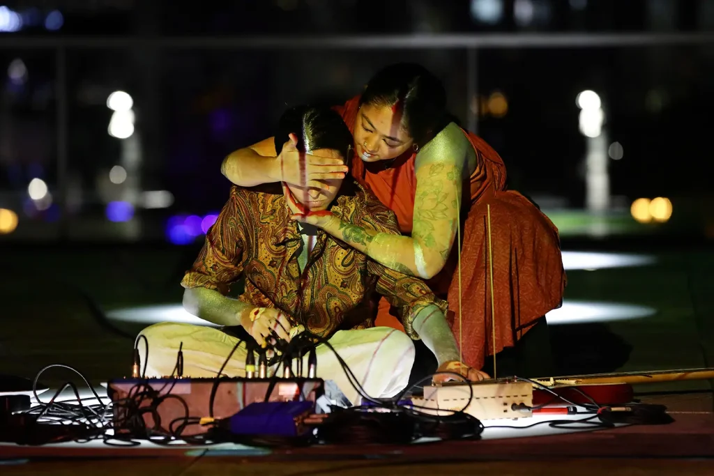 'X' represents the symbol whose crossed lines are the bridge to communicate with each other, a journey between music and dance at the River Terrace of the Asian Civilisations Museum © Asia-Europe Foundation