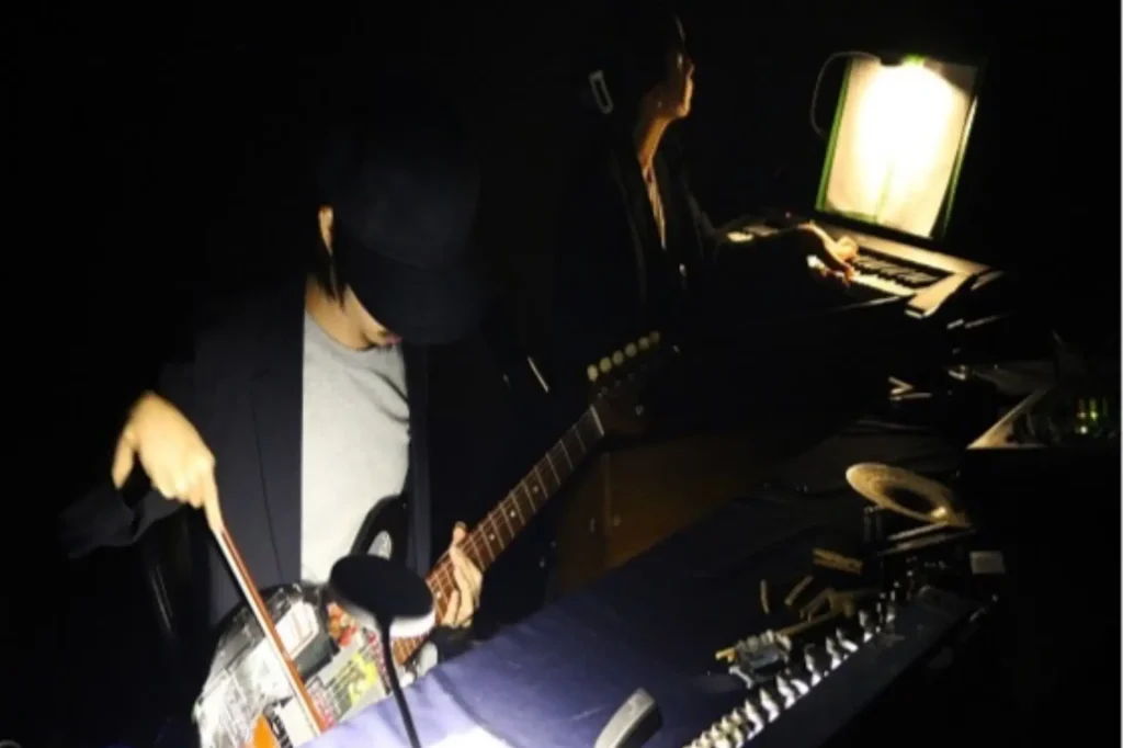 Live performance accompanying silent film screenings organised by AFA: Dragnet Girl (Kinuyo Tanaka, 1933) screening in 2022. © Asian Film Archive