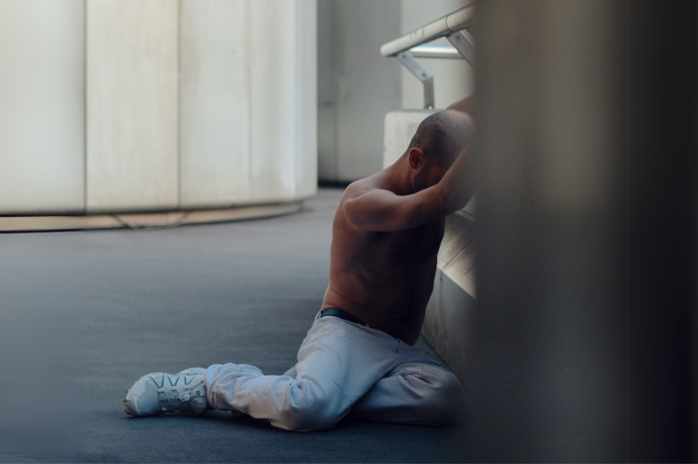 Read more about the article LOOKING OUT AND ANCHORING GAZE WITHIN THE MATTER OF