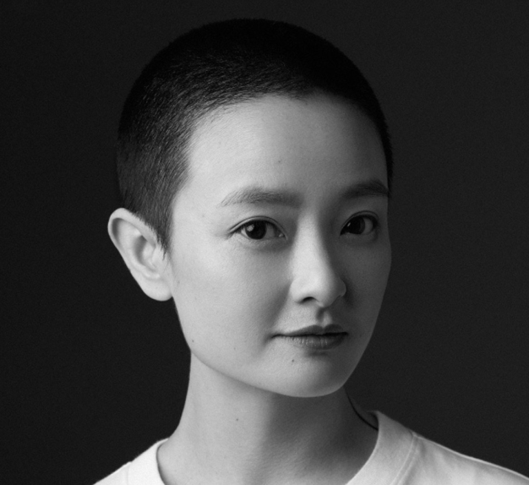 Xiao Ke’s works have been invited and shown in different art, dance festivals and theaters in Europe and Asia. Touring more than 20 countries in different cities, and built-up communication network to introduce China’s independent theater and performance art. In 2021, Xiao Ke initiated a new framework to involve amateur practitioners in theater creation.