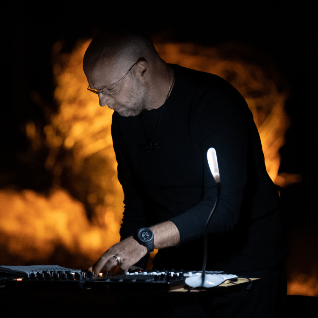 Damiano Meacci is a musician and sound researcher who has been active for more than twenty-five years. Since the second half of the 1990s, he has been working with live electronics, collaborating with Tempo Reale on the realisation and performance of numerous works by well-known composers such as Luciano Berio and numerous artists from other backgrounds (theatre directors, choreographers, etc.)   Since the 2020/2021 academic year, he has been teaching Music Informatics at the conservatory where he began his first music studies: the Luigi Cherubini Conservatory in Florence.