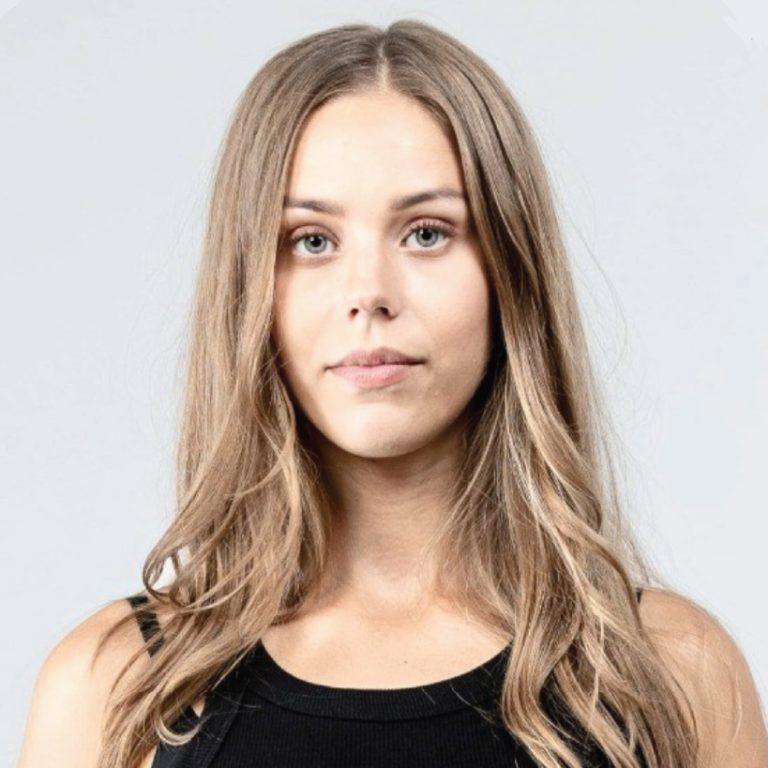 Una Valaine is a Riga-based creative producer, performer, and educator. Her work is shaped by an interest in the body as a space for knowledge, eco-feminist thinking, and a belief that performance can bring people together in ways that matter. She co-created the street performance Drowned Galway for the "Galway 2020 European Capital of Culture" programme. Since returning to Latvia, Una has worked closely with the New Theatre Institute of Latvia across several editions of the Homo Novus festival and Creative Europe projects such as "ACT: Art, Climate, Transition" and "The Big Green". Now she is a project manager working on performance accessibility. Most recently, she has trained in devised theatre at the Summer School of Community Art "Deciphering the Scripts: Ludza" (led by Sodja Zupanc Lotker).